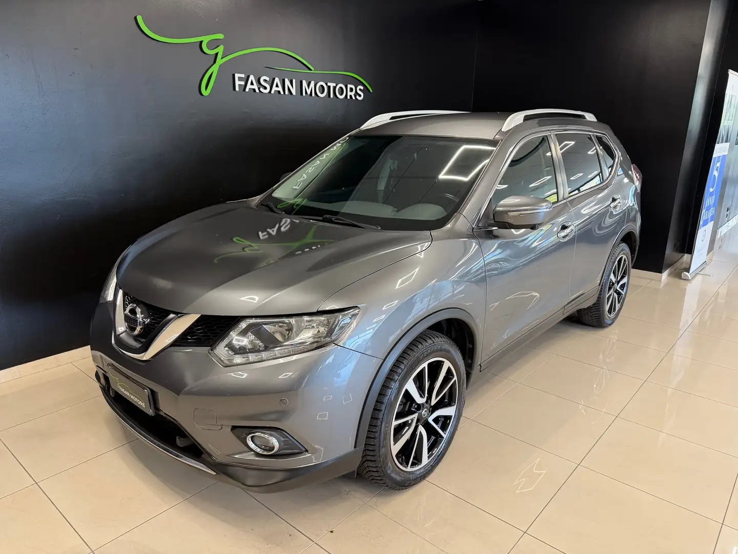 Nissan X-Trail 2.0 dci Acenta Premium 4wd xtronic Gris - 1