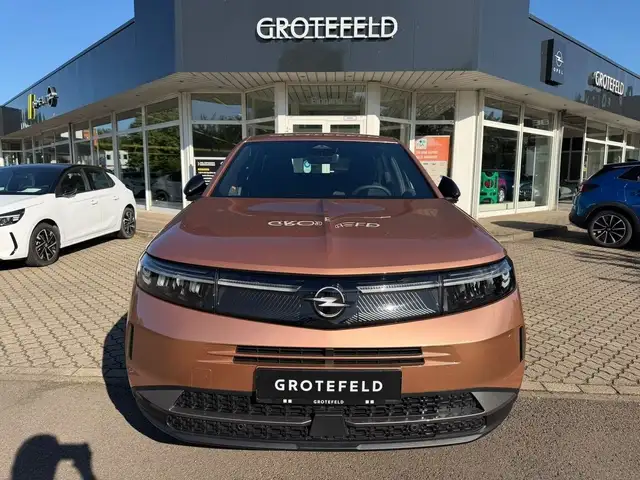 Opel Grandland view 3