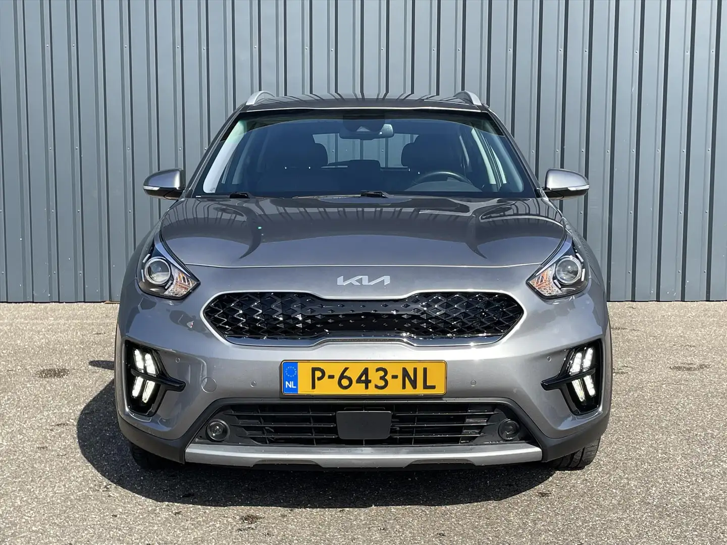 Kia Niro 1.6 GDi PHEV 141pk DCT6 DynamicLine I Cruise I Nav Grijs - 2