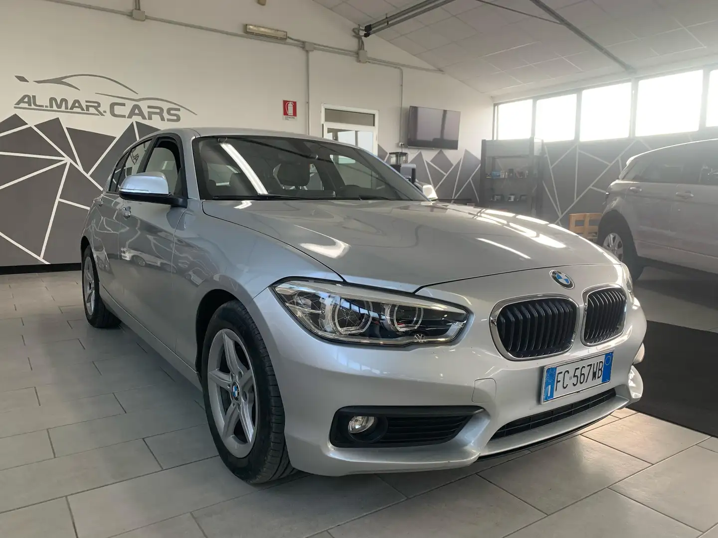 BMW 116 Serie 1 F/20-21 2015 116d Advantage 5p auto Argento - 1