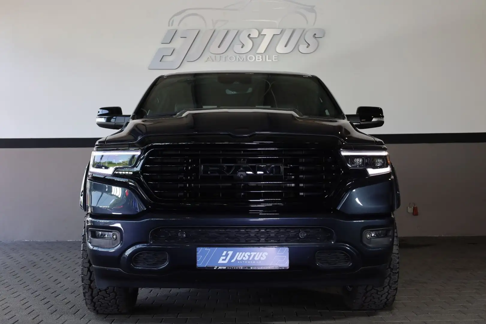 Dodge RAM 5.7 Limited/BRCGAS/4xSHZ/4xSBL/HK/PANO/R20 Gris - 2