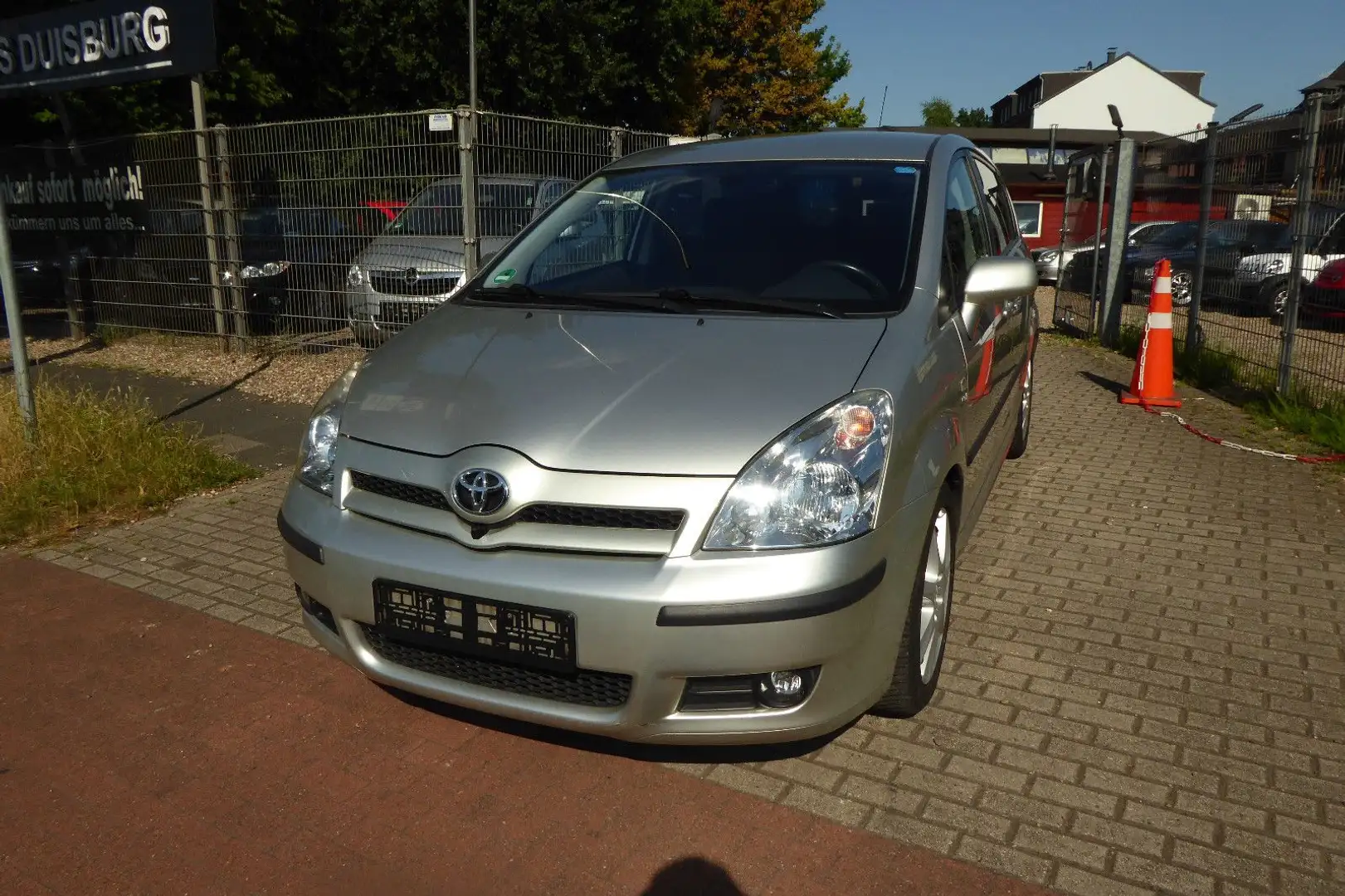 Toyota Corolla Verso 1.8 Executive/ 7 Sitzer/Automatik Argent - 1
