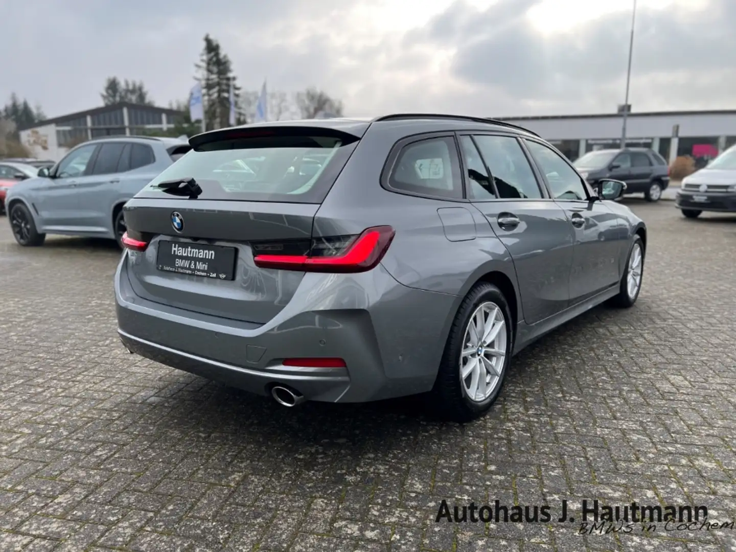 BMW 318 i Touring +1.Hand+AHK+HUP+ACC+RFK+adapt.LED+ Grau - 2