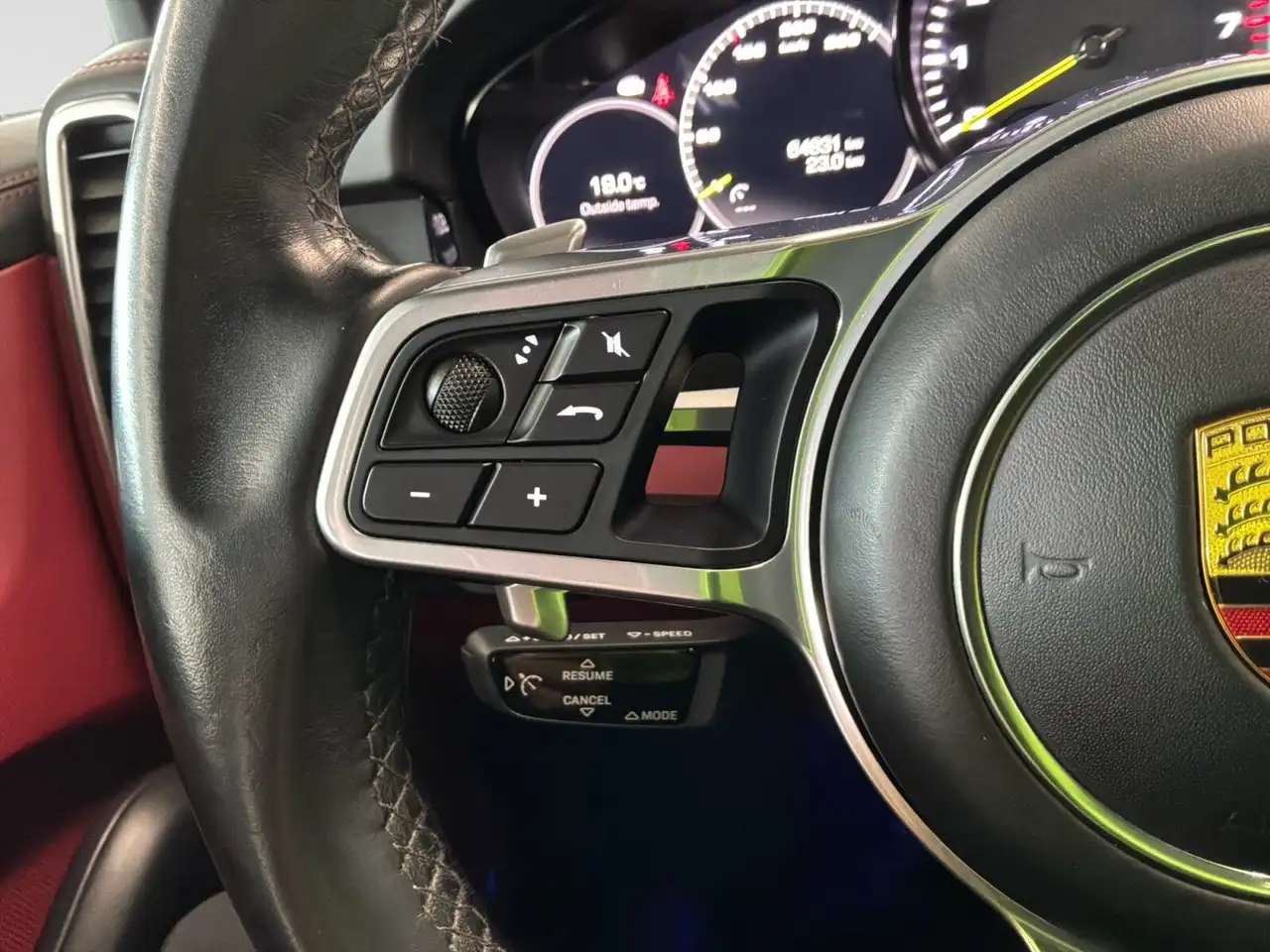 Porsche Cayenne снимка Porsche Cayenne