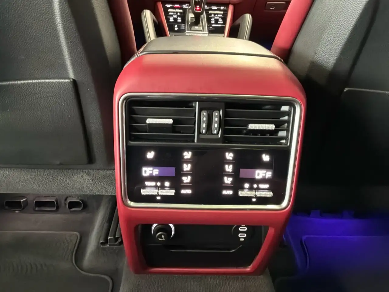 Porsche Cayenne снимка Porsche Cayenne