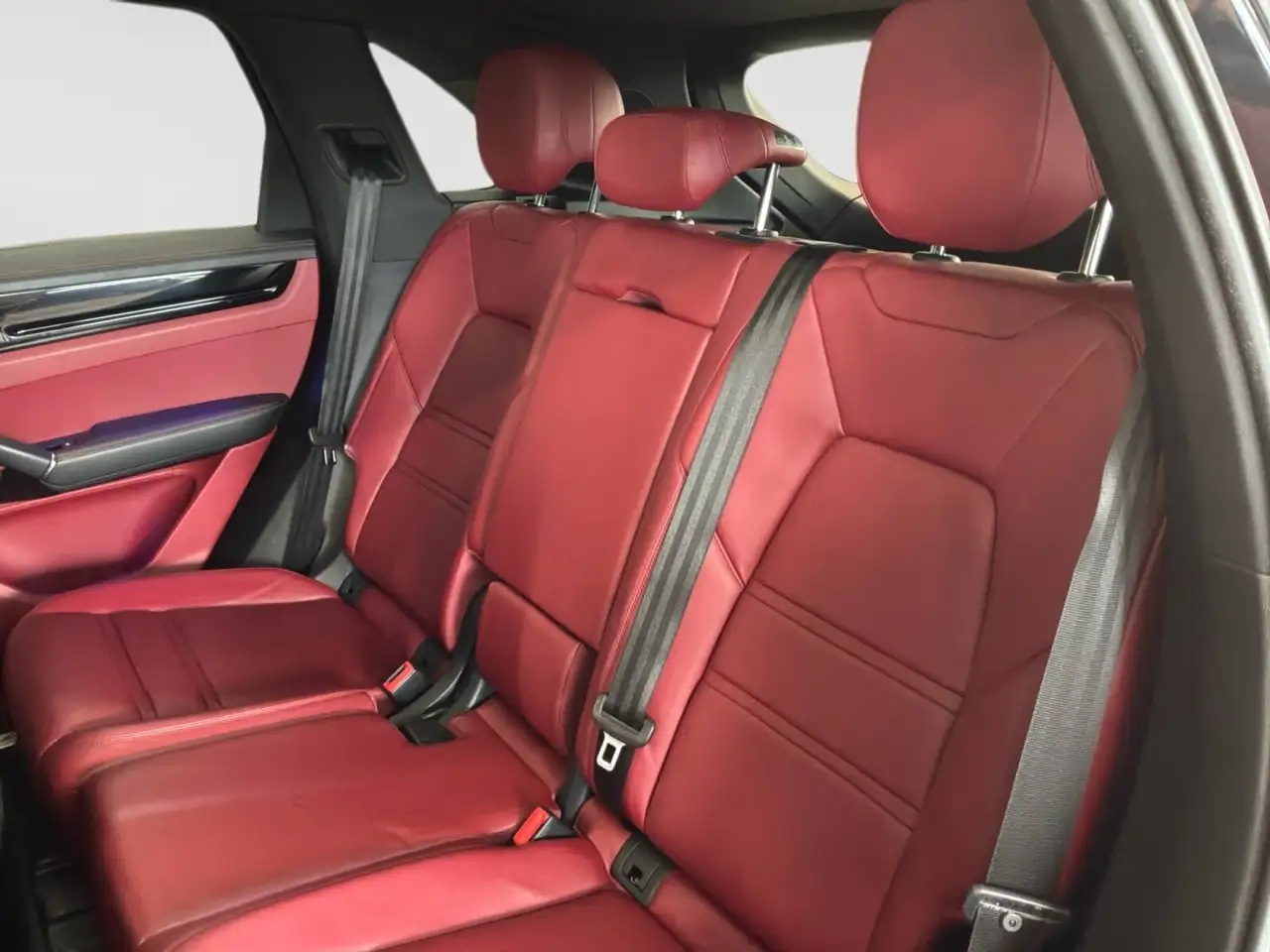 Porsche Cayenne снимка Porsche Cayenne