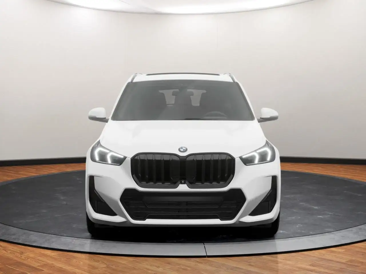 BMW X1 снимка BMW X1