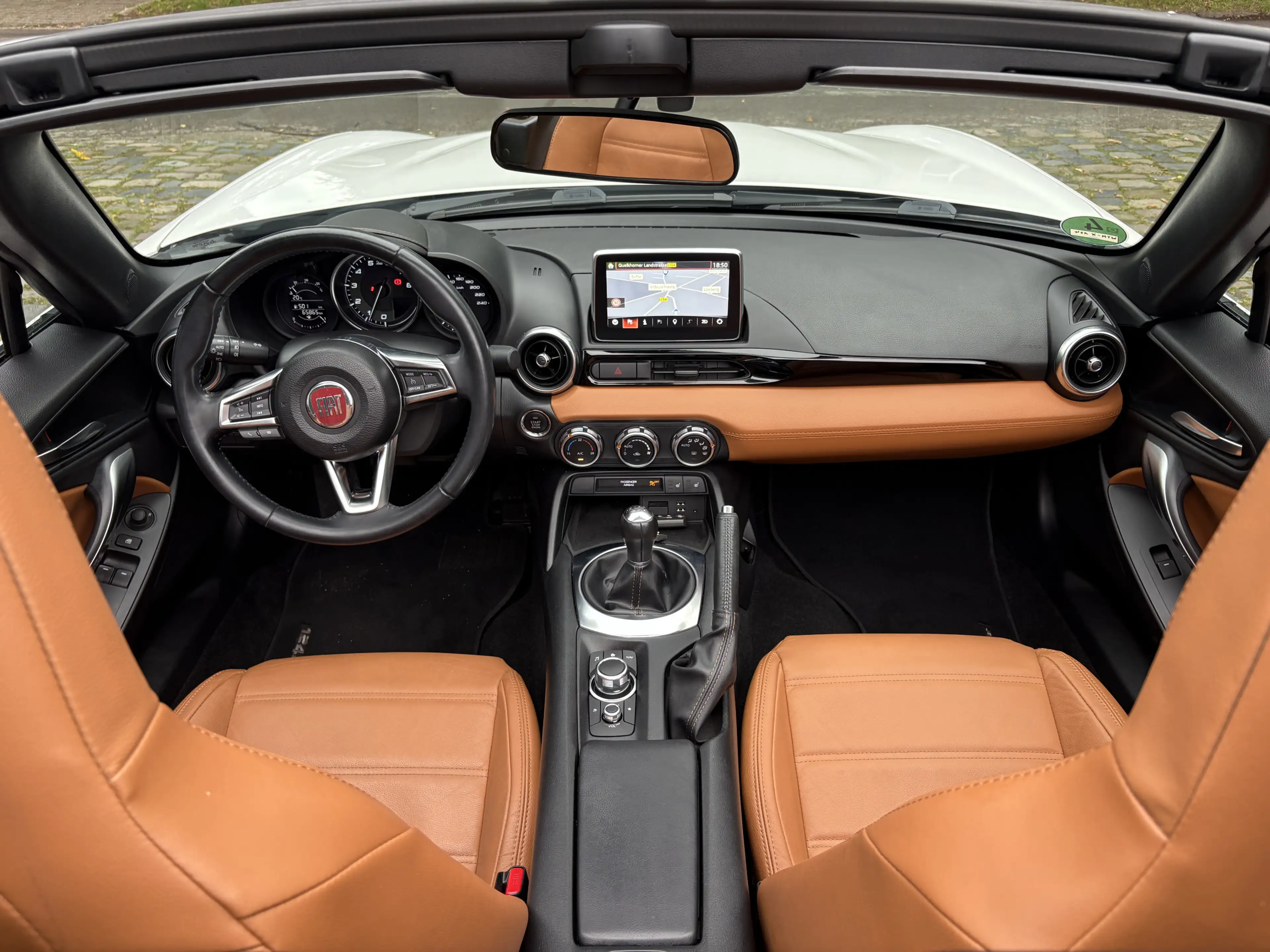 Fiat 124 Spider Lusso LED BOSE LEDER Handy-FSE 1.Hand — photo 13