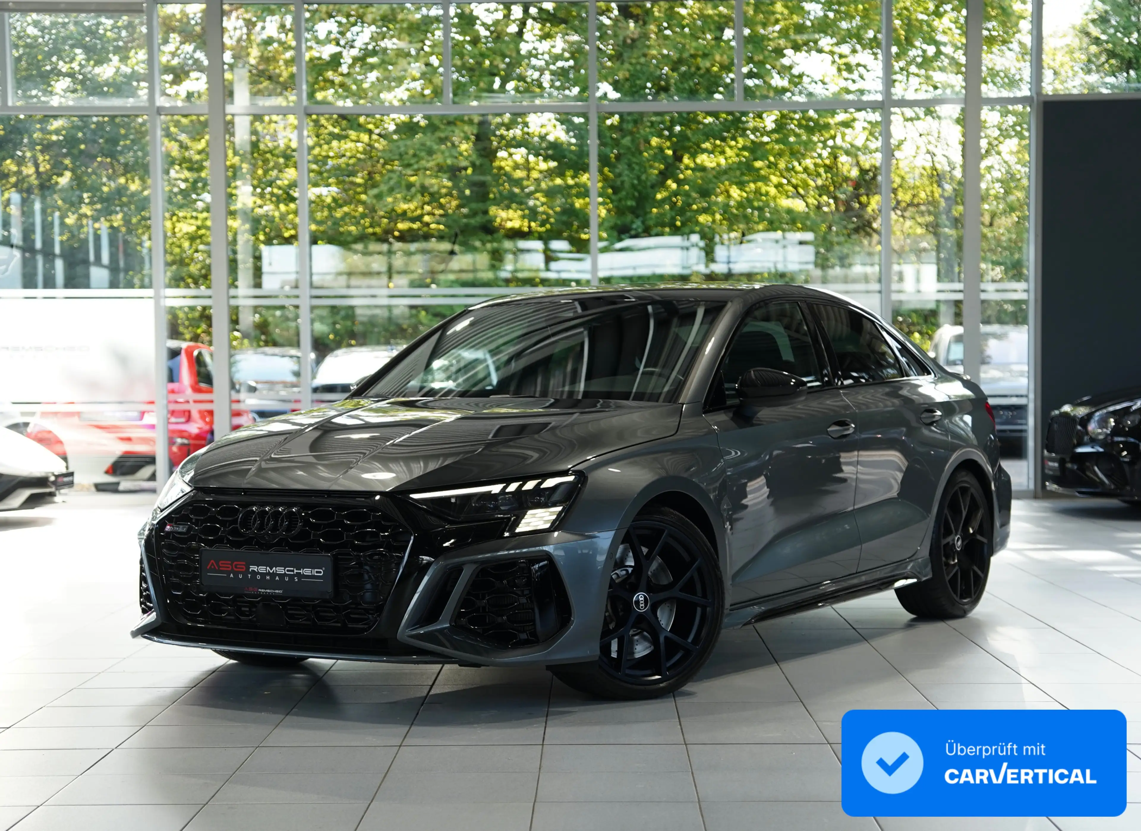 Audi RS3 Limousine q 1H *19*S-AGA*B&O*Matrix*Schale