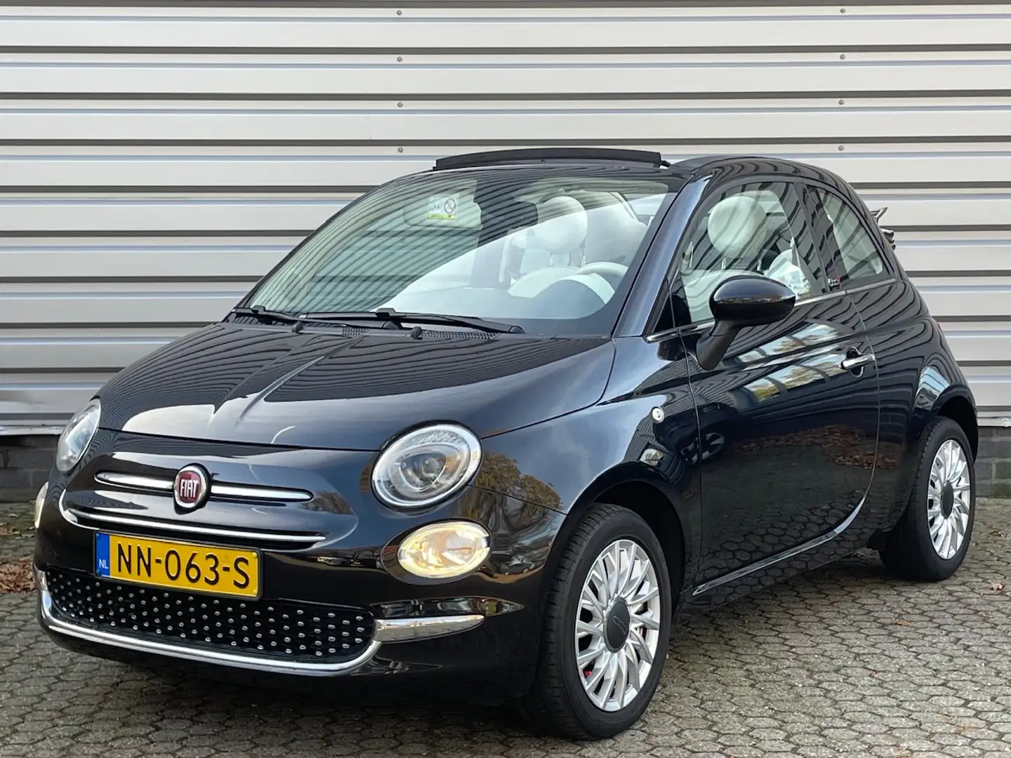 Fiat 500C TwinAir Turbo 80pk Lounge I Cruise I DAB I Navigat Zwart - 2
