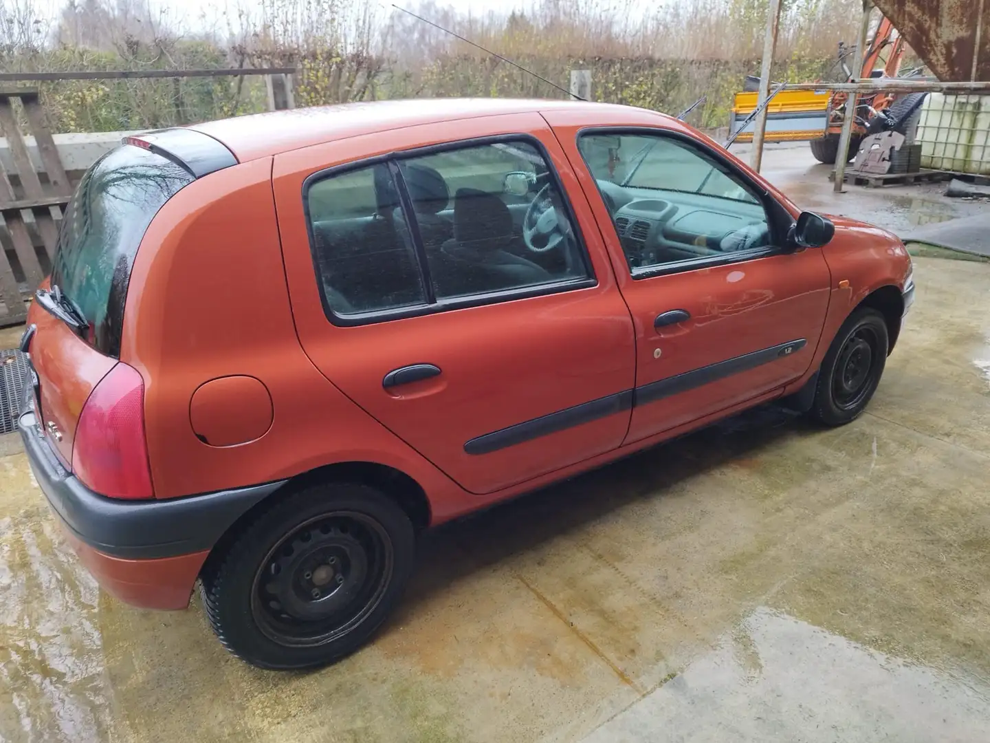 Renault Clio 1.2i Base Naranja - 2