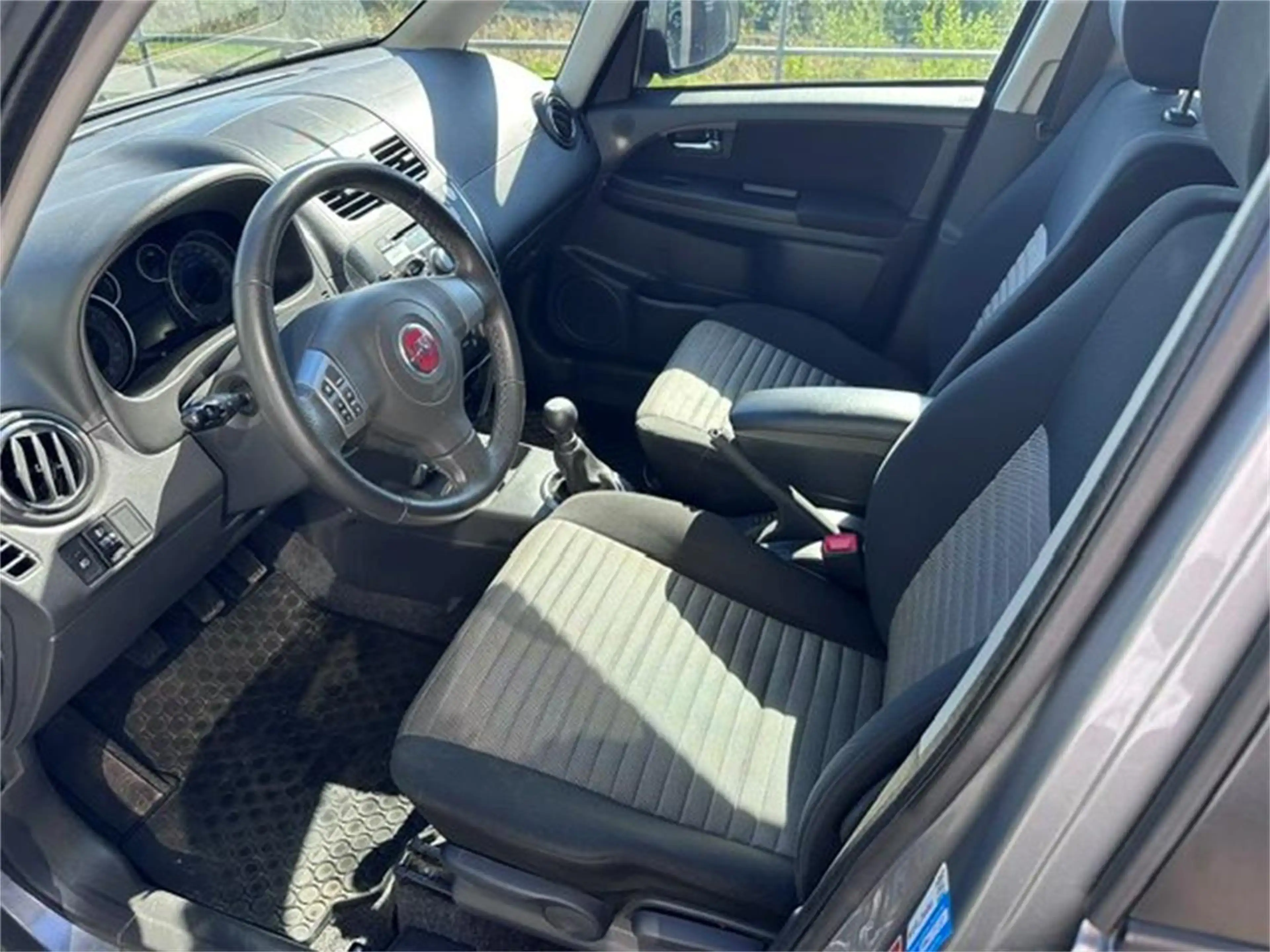 Fiat Sedici 1,6 120 Emotion — photo 5