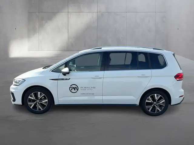 Volkswagen Touran view 2