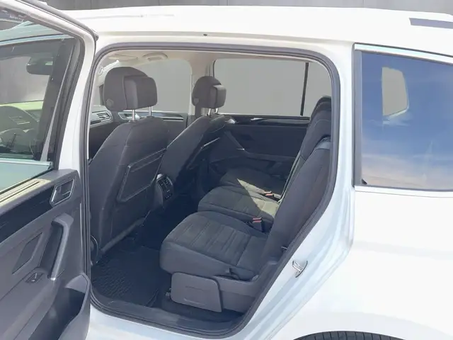 Volkswagen Touran view 12