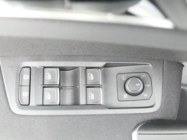 Volkswagen Touran R-Line TDI DSG Ansicht 4