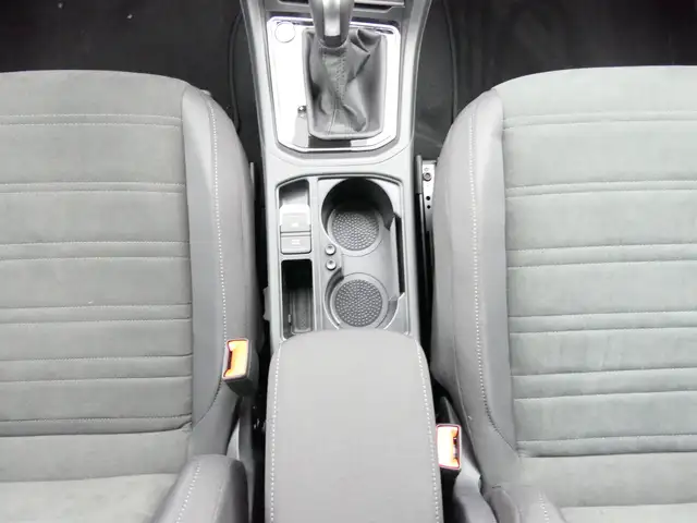 Volkswagen Touran R-Line TDI DSG Ansicht 11