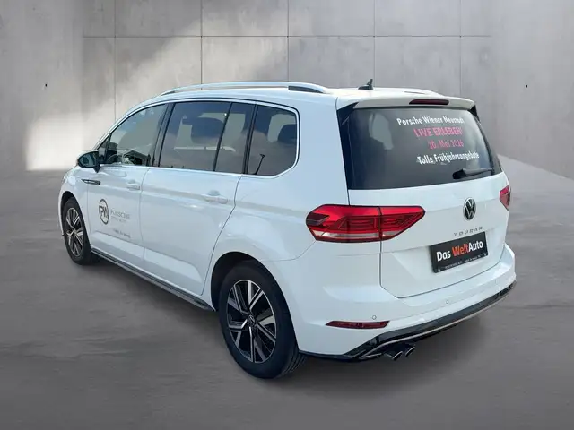 Volkswagen Touran view 3