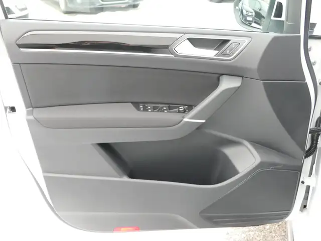 Volkswagen Touran R-Line TDI DSG Ansicht 5