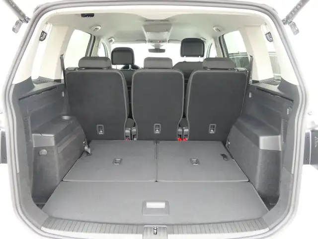 Volkswagen Touran R-Line TDI DSG Ansicht 12