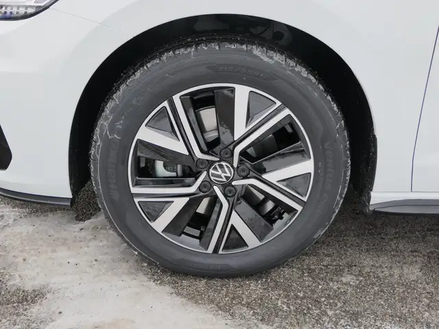 Volkswagen Touran R-Line TDI DSG Ansicht 3