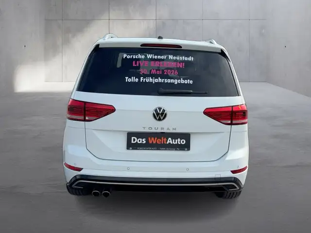 Volkswagen Touran view 4