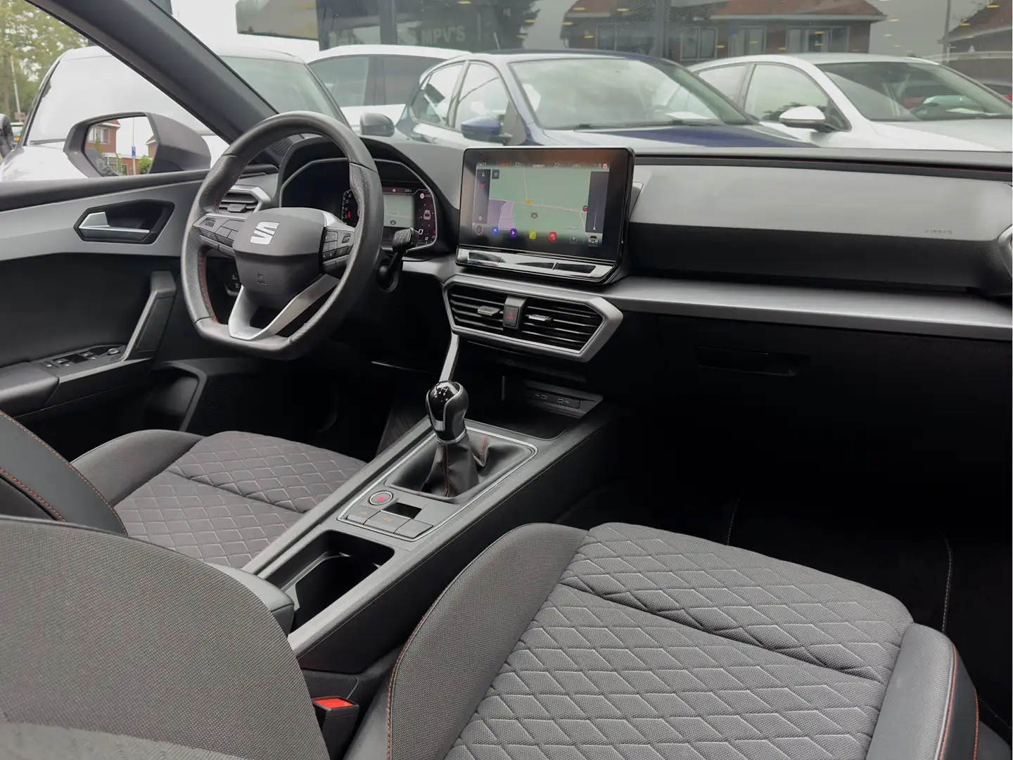 SEAT Leon 1.0 TSI FR LAUNCH EDITION 95D.KM!! LEDER NAVI DIGI Grijs - 2