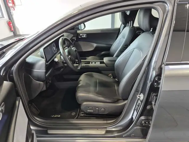 Hyundai Ioniq 6 view 8