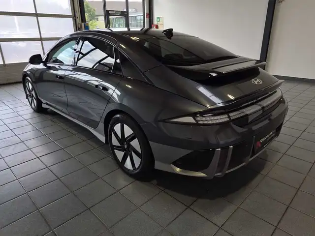 Hyundai Ioniq 6 view 4