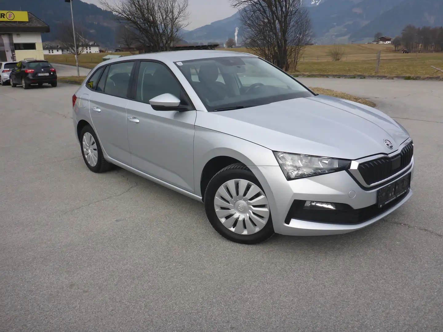 Skoda Scala 1.0 TSI Ambition Nav VirtC PDC 16Z Silber - 1