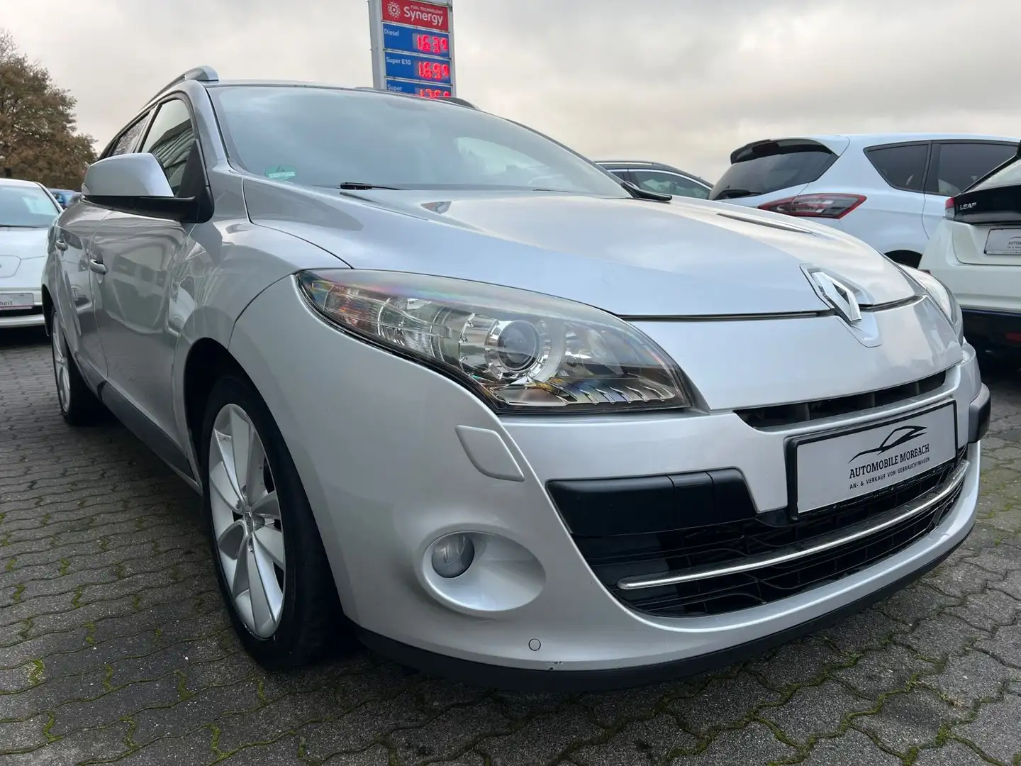 Renault Megane III Grandtour Luxe 2.0*BI-XENON*NAVI*EUR5 Grau - 2