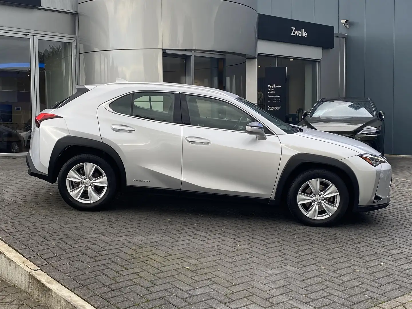 Lexus UX 250h Comfort Line KEYLESS CARPLAY NAVI ADAPTIVE CRUISE Grau - 2