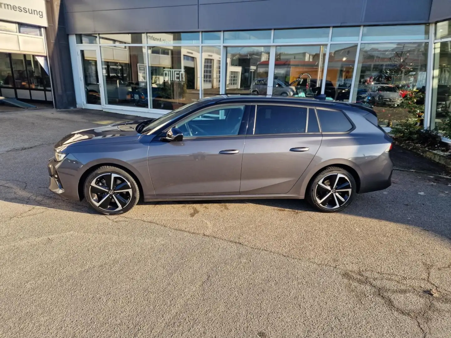 Opel Astra ST GS 1,5 AT+AHK+MATRIX+SHZ+LHT+PDC+RFK Klima Grau - 2