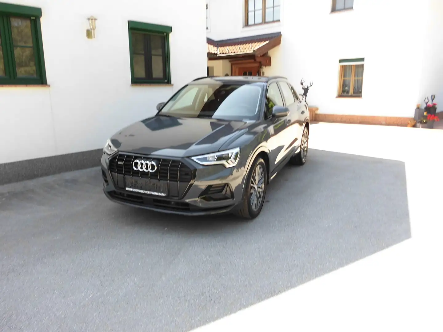 Audi Q3 40 TFSI quattro advanced S-tronic Gutachten 6/2026 Grau - 2