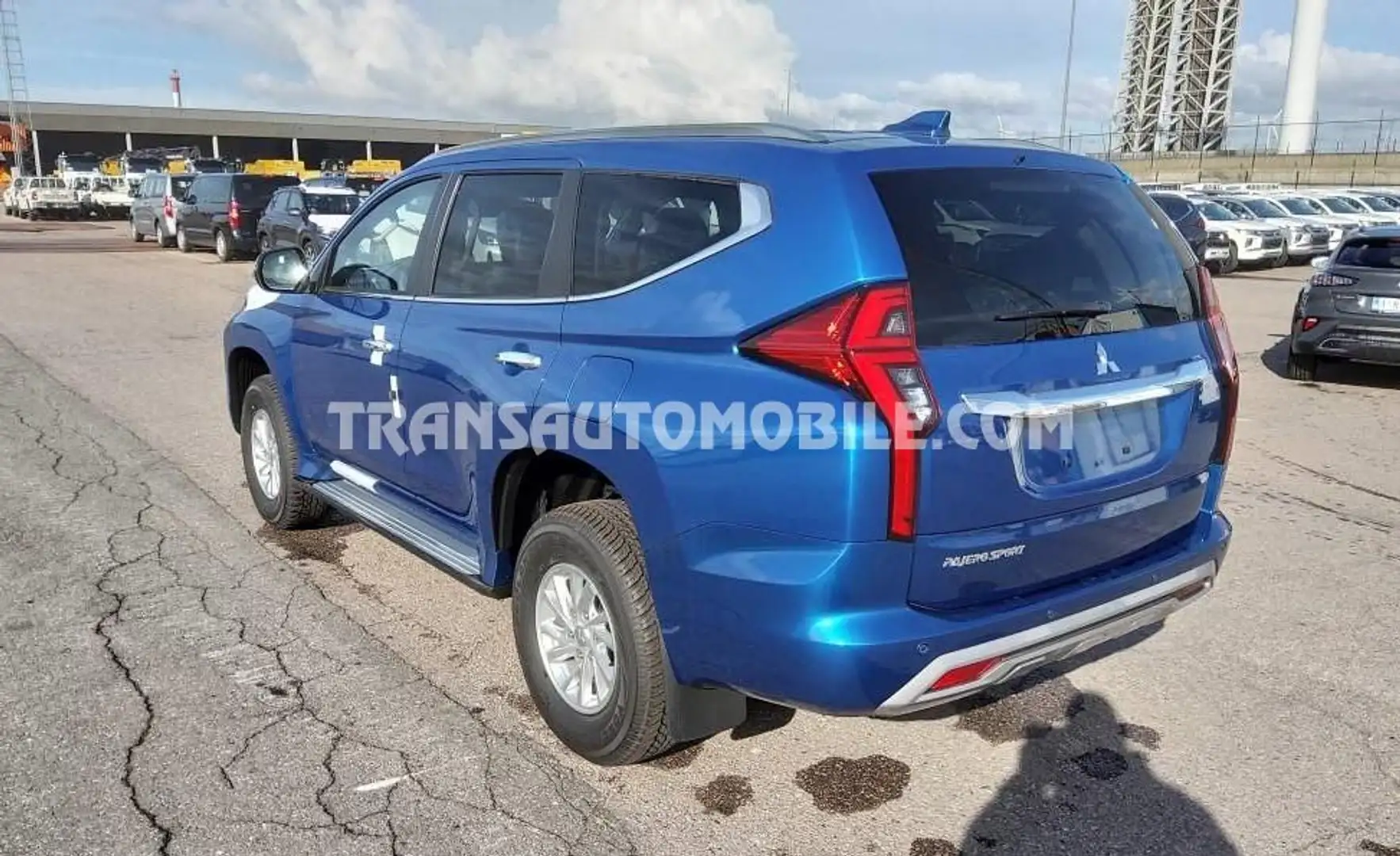 Mitsubishi Montero GLX  - EXPORT OUT EU TROPICAL VERSION - EXPORT OUT Azul - 2