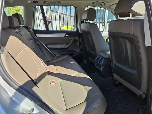 BMW X3 view 12
