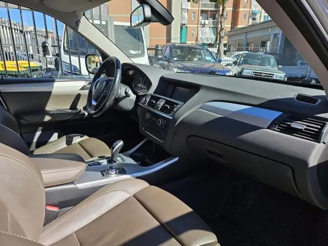 BMW X3 view 10