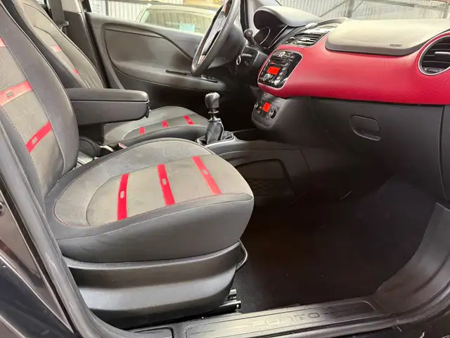 Fiat Punto Evo view 14