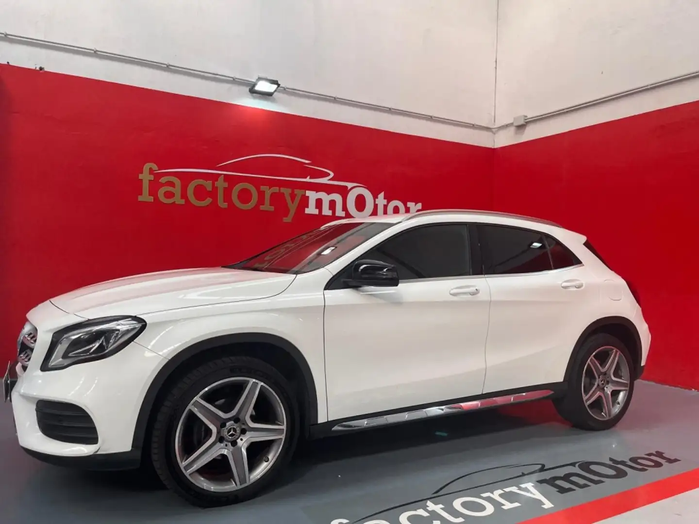 Mercedes-Benz GLA 200 200d AMG Line 7G-DCT Blanco - 2