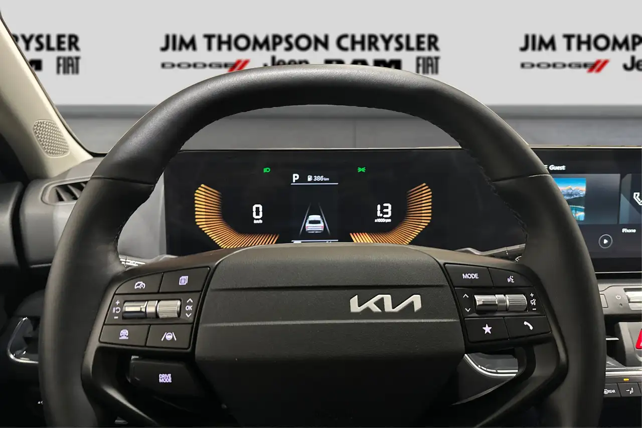 Kia K4 снимка Kia K4