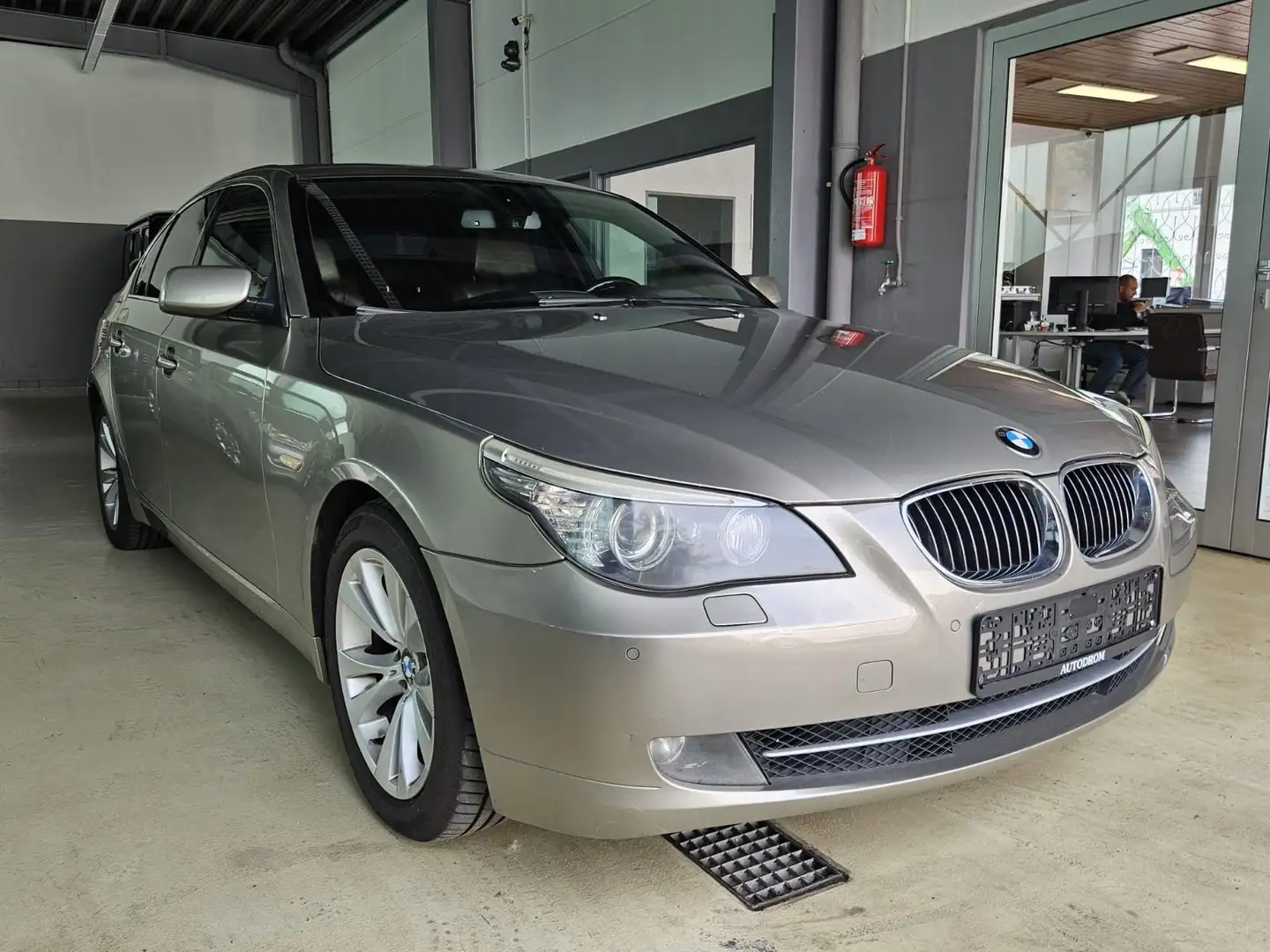 BMW 525 i Edition Exclusive+Head-Up+Glasdach Marrón - 1