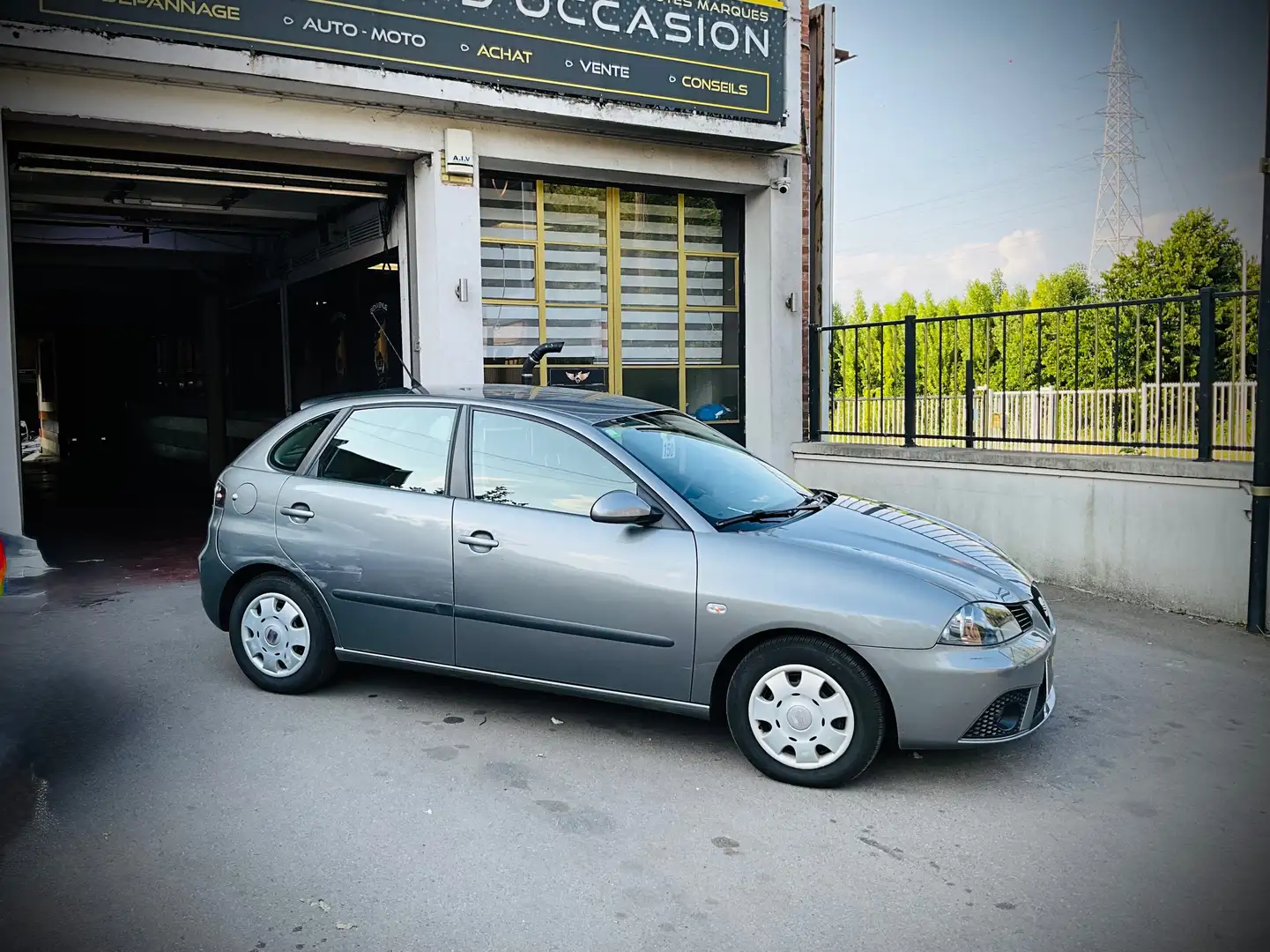 SEAT Ibiza 1.4 TDi Ecomotive Cool !!! OFFRE DU MOIS !!! Gris - 2