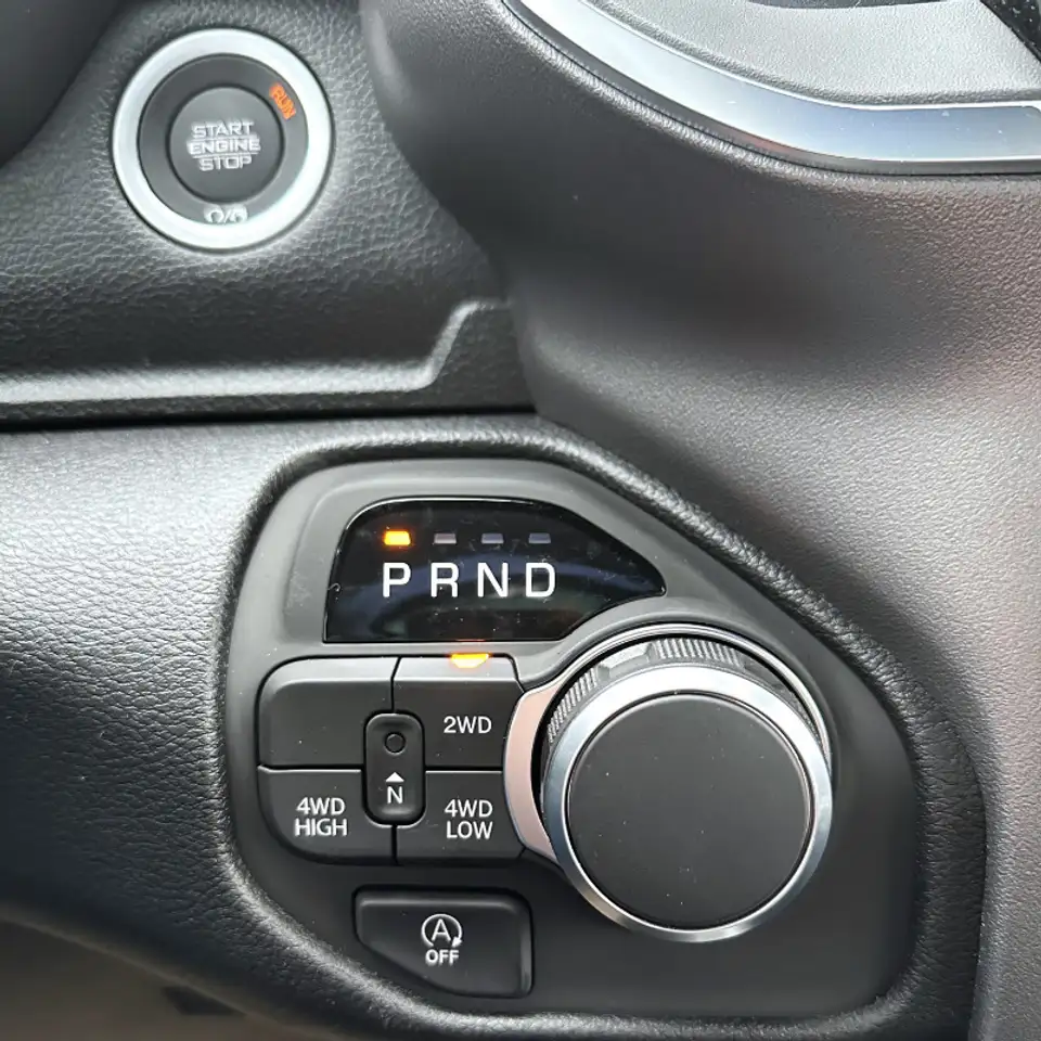 RAM 1500 снимка RAM 1500