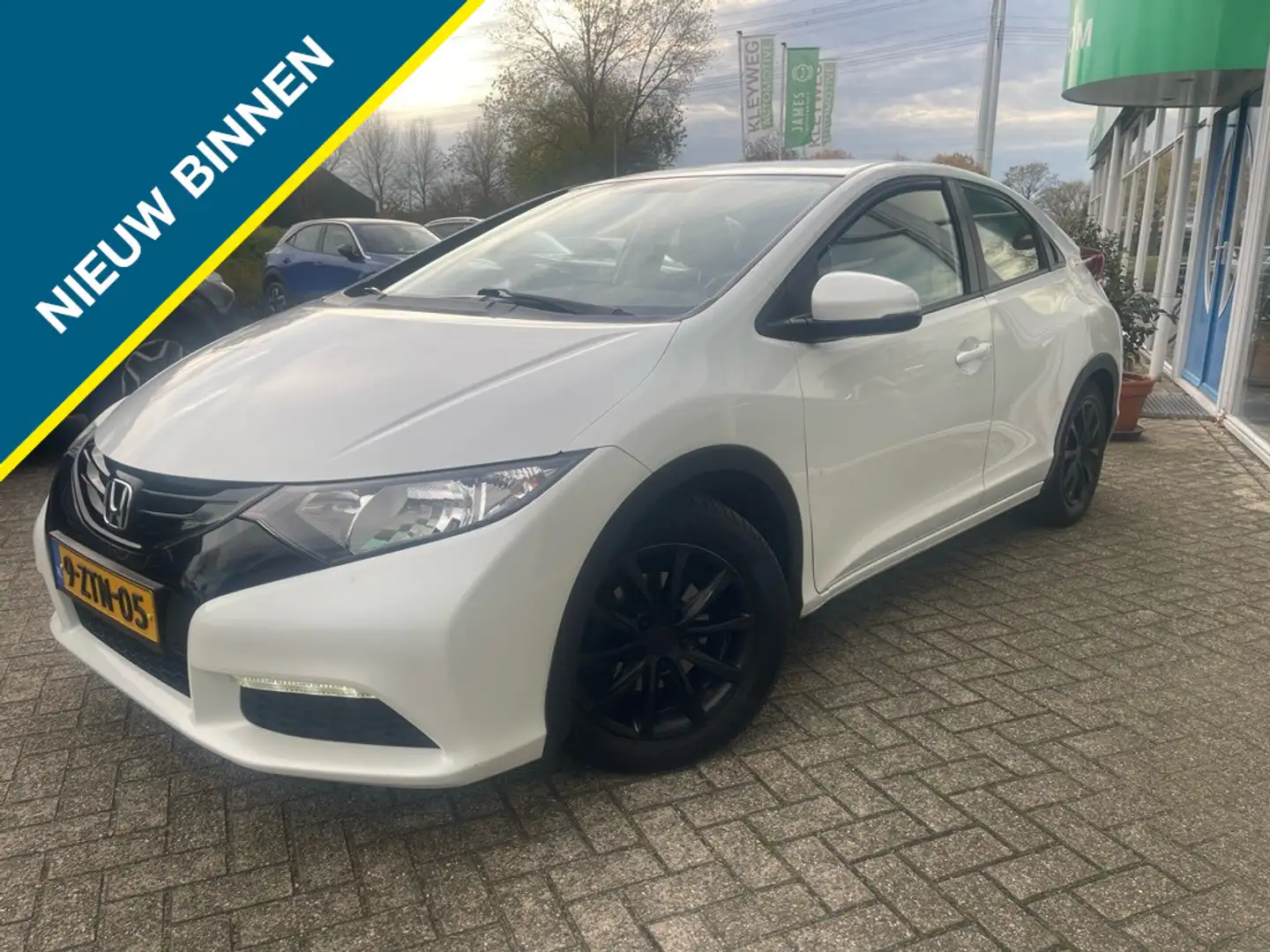 Honda Civic 1.4 S, Clima, Lm velg, Trekhaak, All season Wit - 1