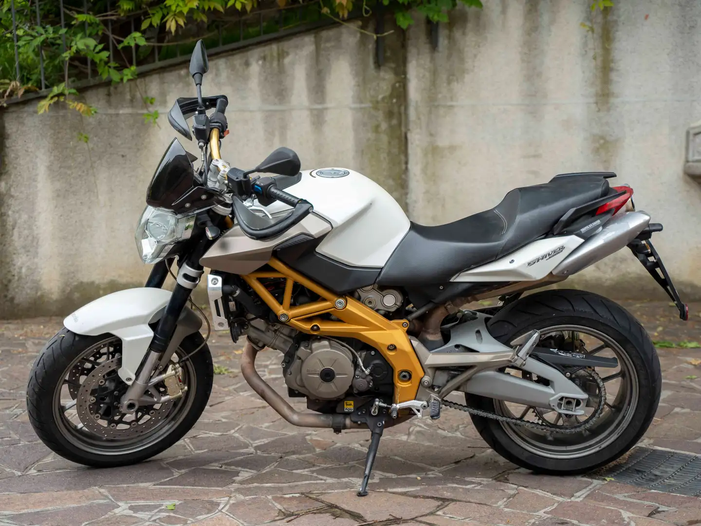 Aprilia Shiver 750 Bianco - 1