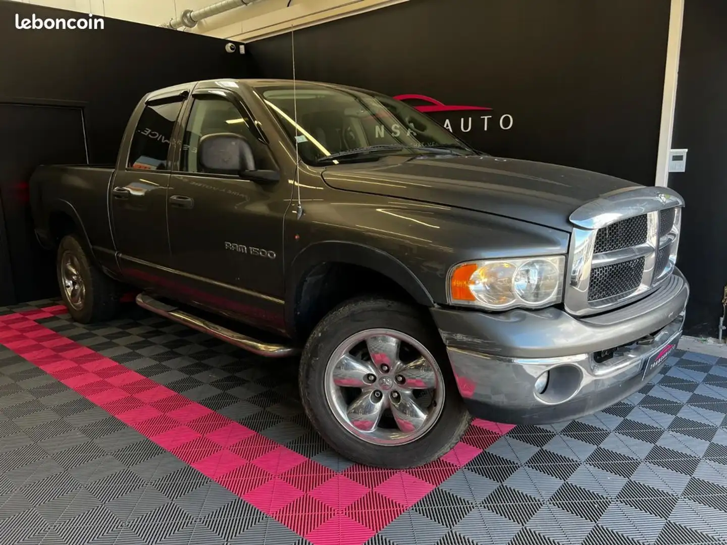 Dodge RAM 1500 SLT 5.7 HEMI 345cv MODELE 4X4 175000 KILOMETR Gris - 1