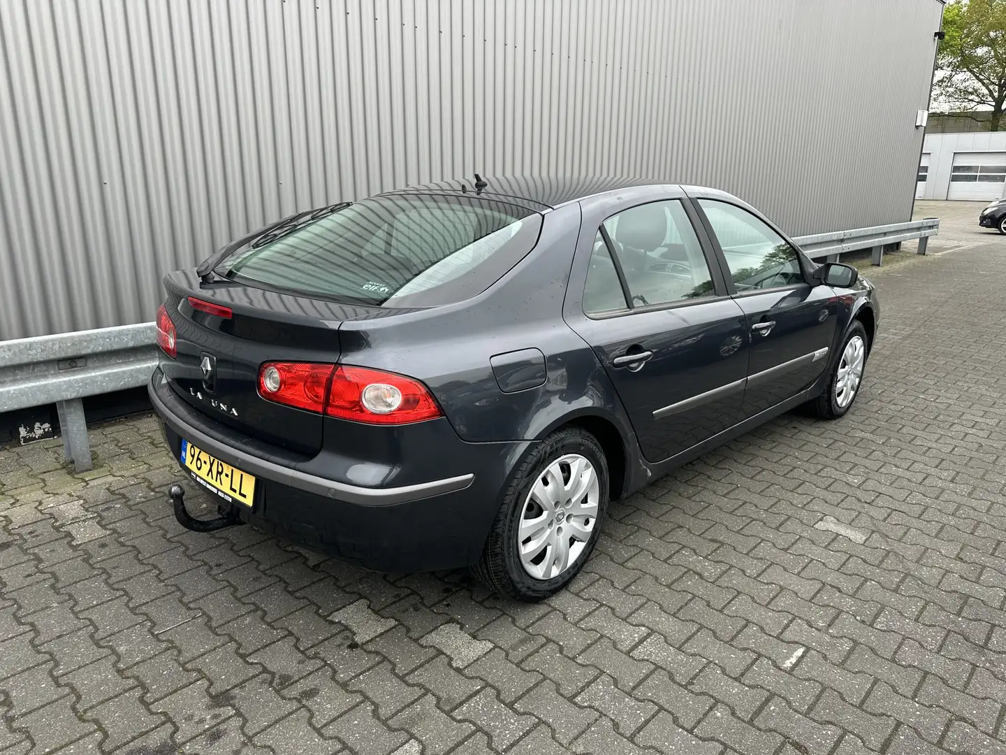 Renault Laguna 2.0-16V Business Clima, Navi, CC, PDC, Trekh, nw. Šedá - 2