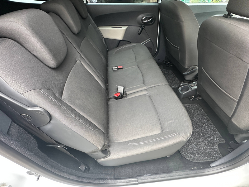 Dacia Lodgy Laureate WENIG KM TÜV NEU — photo 9