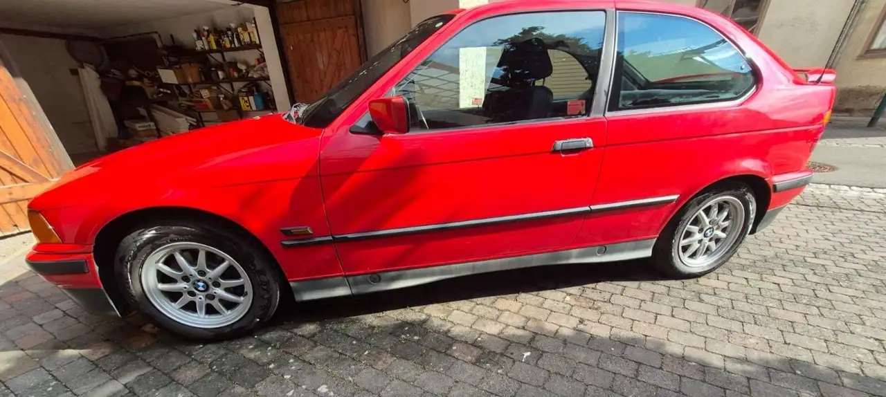 BMW 316i compact, foto 1