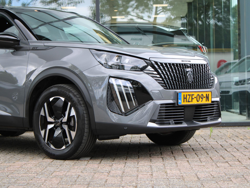 Peugeot 2008 1.2 PureTech 130 GT | Navi / Camera / Alcantara — photo 10