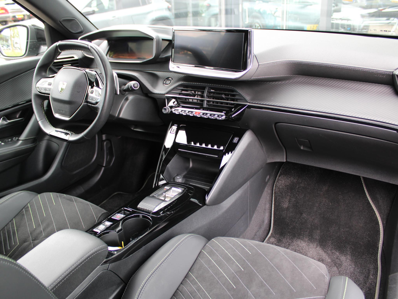 Peugeot 2008 1.2 PureTech 130 GT | Navi / Camera / Alcantara — photo 3